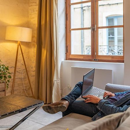 L'Elegance De La Pierre Au Pied De La Maison Carree - Une Nuit A Nîmes Kültér fotó