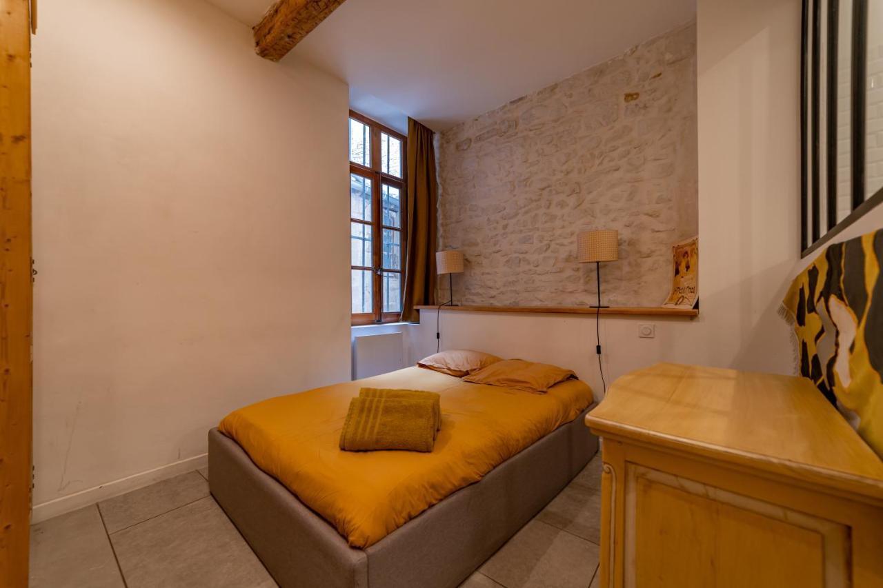 L'Elegance De La Pierre Au Pied De La Maison Carree - Une Nuit A Nîmes Kültér fotó