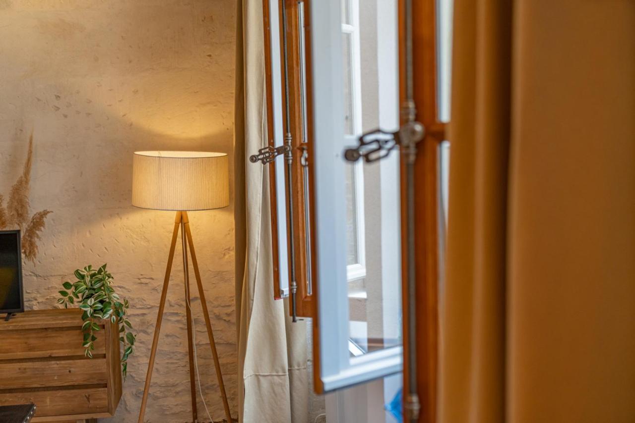 L'Elegance De La Pierre Au Pied De La Maison Carree - Une Nuit A Nîmes Kültér fotó