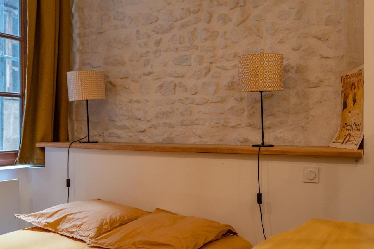 L'Elegance De La Pierre Au Pied De La Maison Carree - Une Nuit A Nîmes Kültér fotó