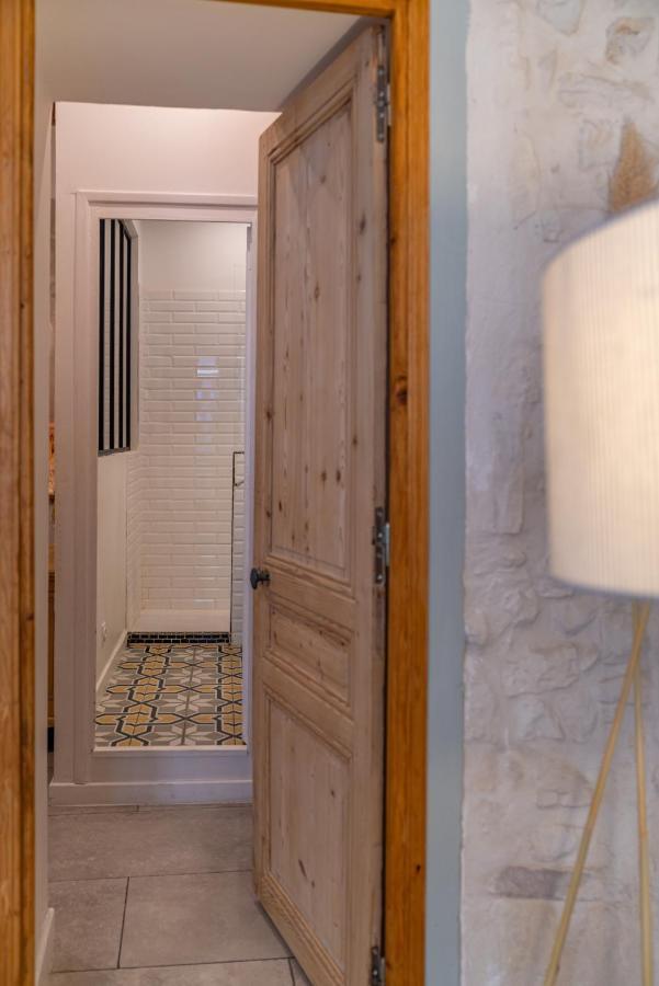 L'Elegance De La Pierre Au Pied De La Maison Carree - Une Nuit A Nîmes Kültér fotó